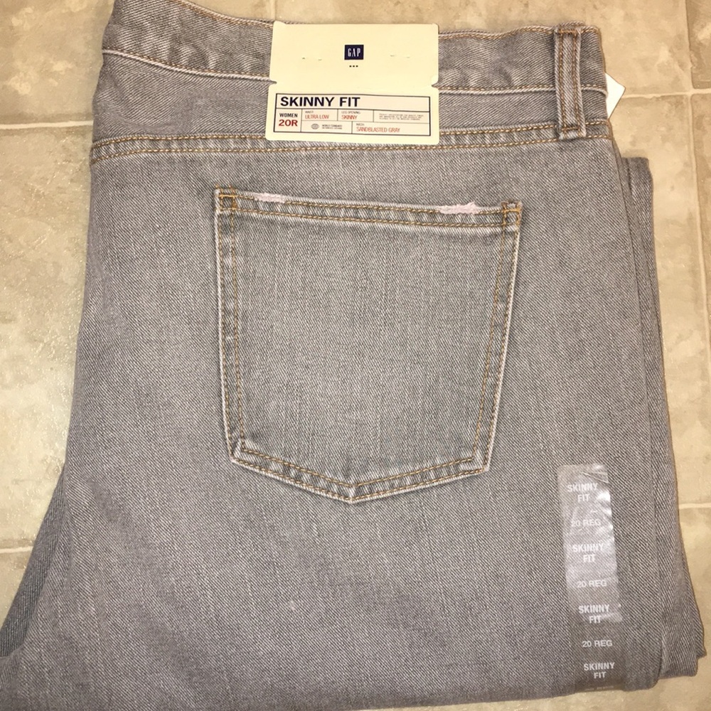 NWT- GAP Skinny Fit Sandblasted Gray Jeans